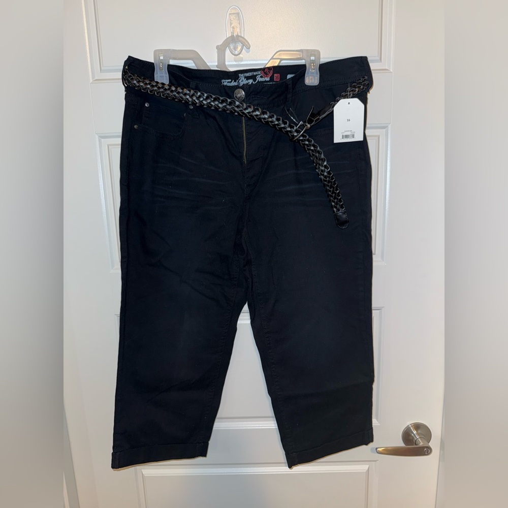 Vintage belted capri pants
